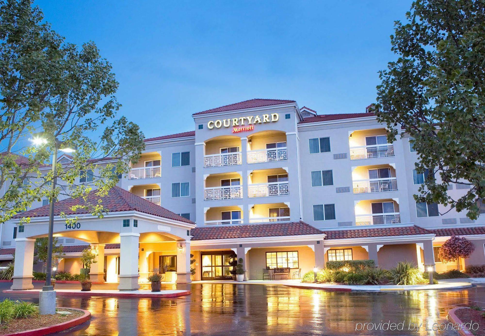 Готель Courtyard Novato Marin/Sonoma Екстер'єр фото