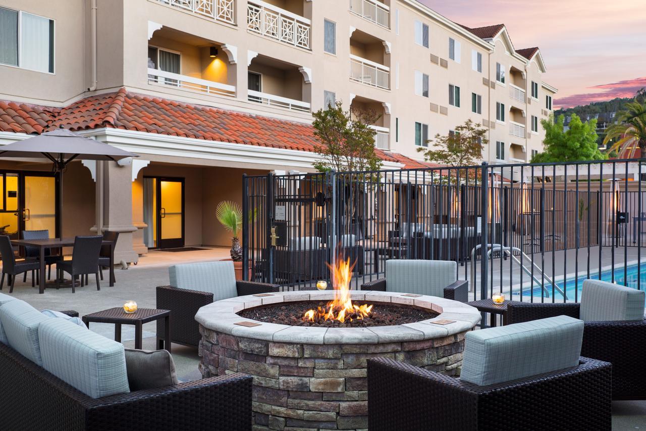Готель Courtyard Novato Marin/Sonoma Екстер'єр фото